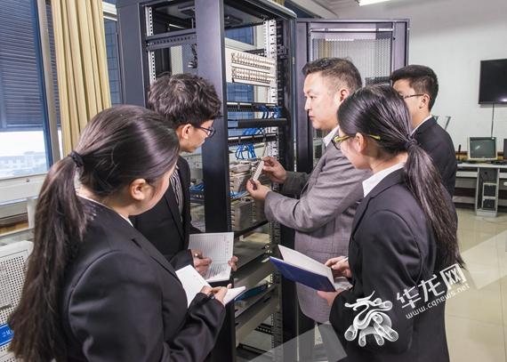 计算机网络工程布线实训室 重庆电力高等专科学校供图 华龙网发